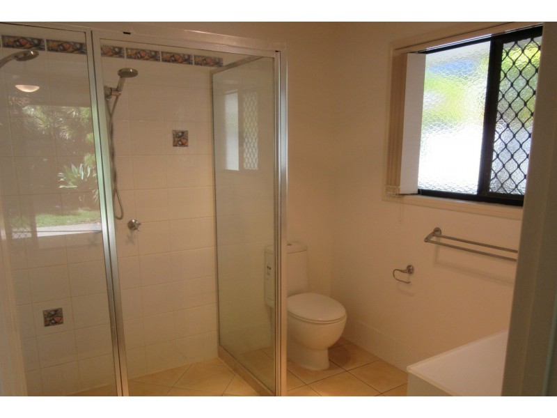 13 Baker Finch Place, Twin Waters QLD 4564