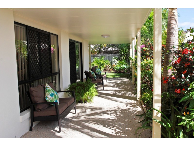 13 Baker Finch Place, Twin Waters QLD 4564