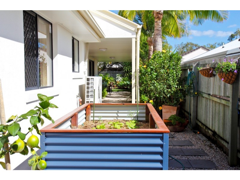 13 Baker Finch Place, Twin Waters QLD 4564