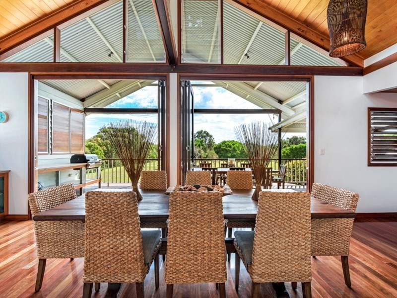 16 North Beach Place, Mudjimba QLD 4564