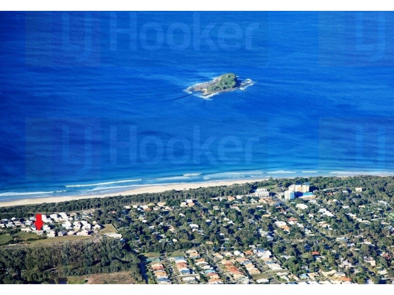 16 North Beach Place, Mudjimba QLD 4564