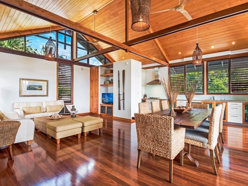 16 North Beach Place, Mudjimba QLD 4564