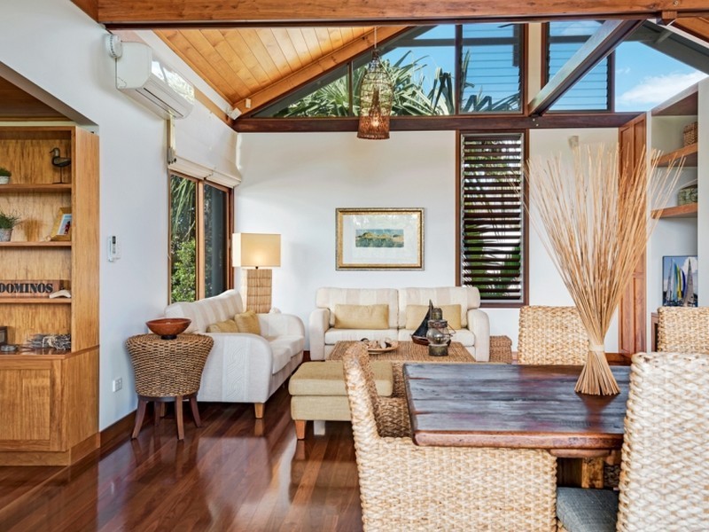 16 North Beach Place, Mudjimba QLD 4564