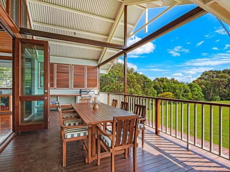 16 North Beach Place, Mudjimba QLD 4564