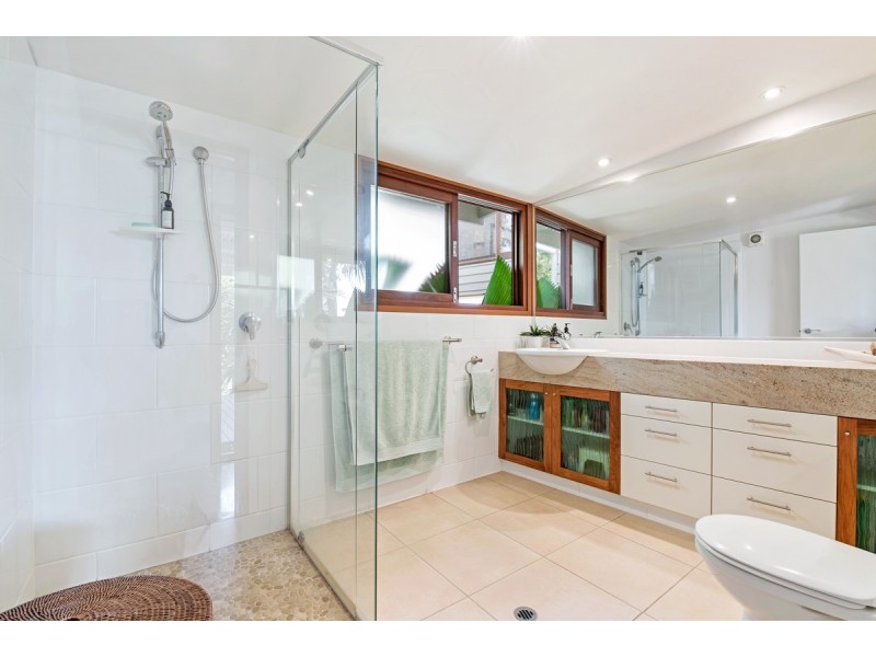 16 North Beach Place, Mudjimba QLD 4564