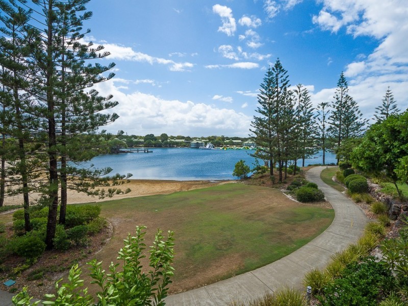 42/80 North Shore Road, Twin Waters QLD 4564