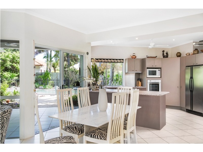 2 Prestwick Drive, Twin Waters QLD 4564