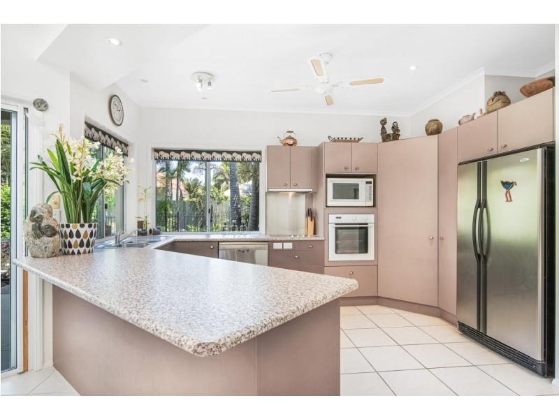 2 Prestwick Drive, Twin Waters QLD 4564