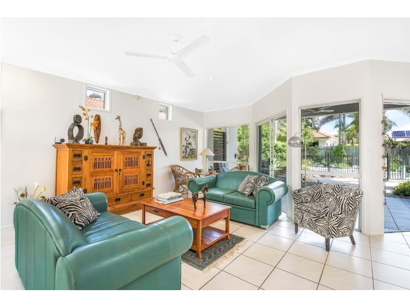 2 Prestwick Drive, Twin Waters QLD 4564