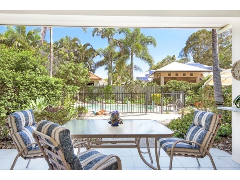 2 Prestwick Drive, Twin Waters QLD 4564