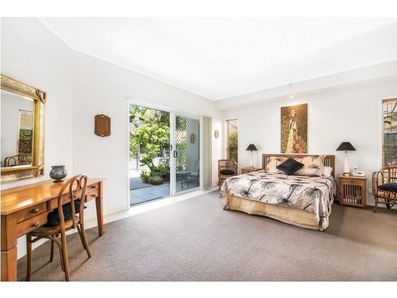 2 Prestwick Drive, Twin Waters QLD 4564
