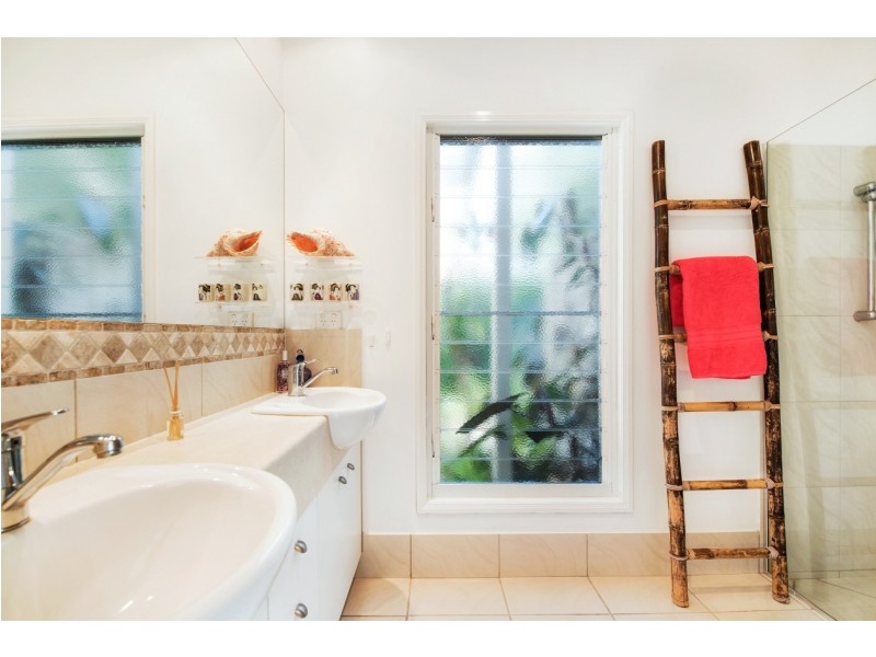 2 Prestwick Drive, Twin Waters QLD 4564