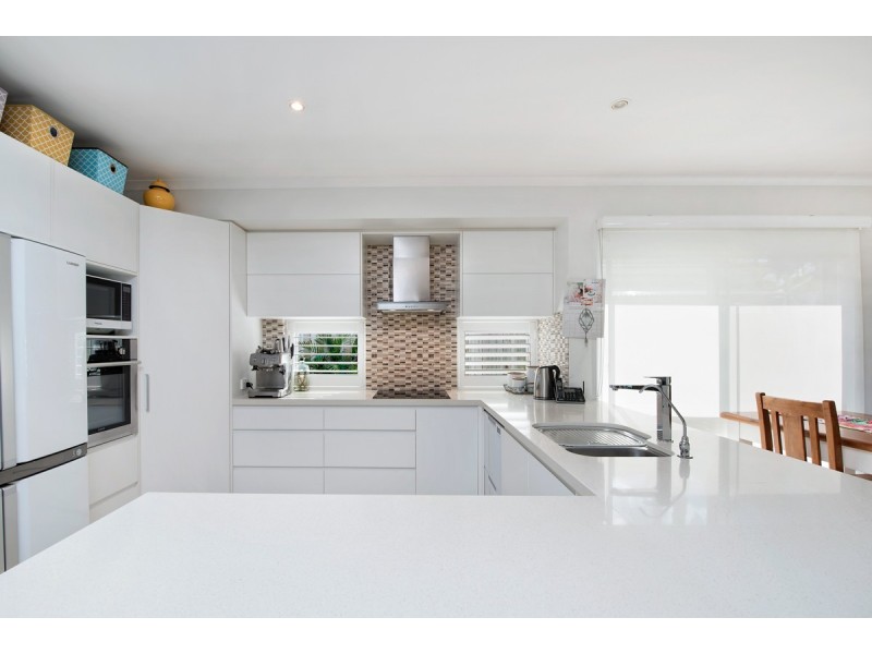 6 Fantail Place, Twin Waters QLD 4564