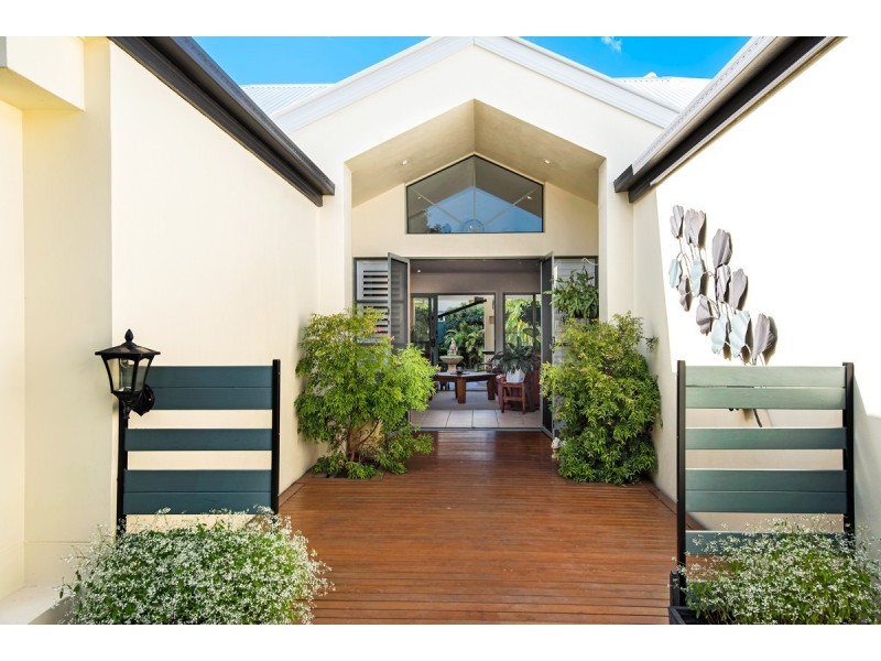 6 Fantail Place, Twin Waters QLD 4564