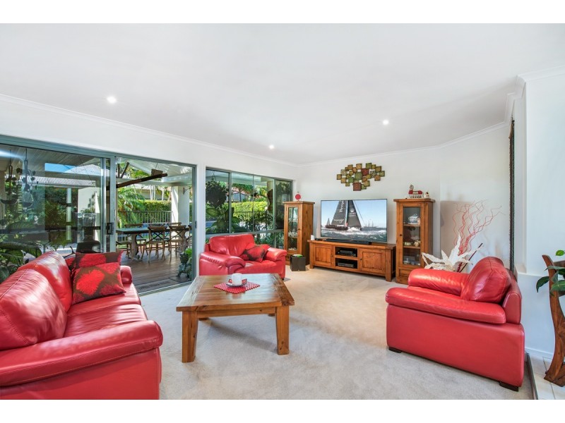 6 Fantail Place, Twin Waters QLD 4564
