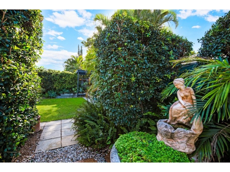 6 Fantail Place, Twin Waters QLD 4564