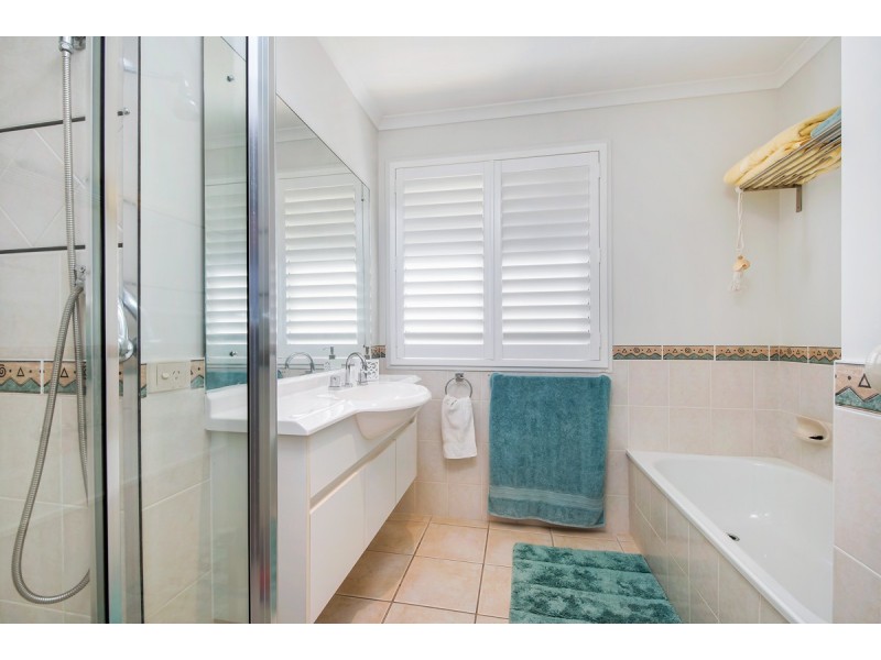 6 Fantail Place, Twin Waters QLD 4564