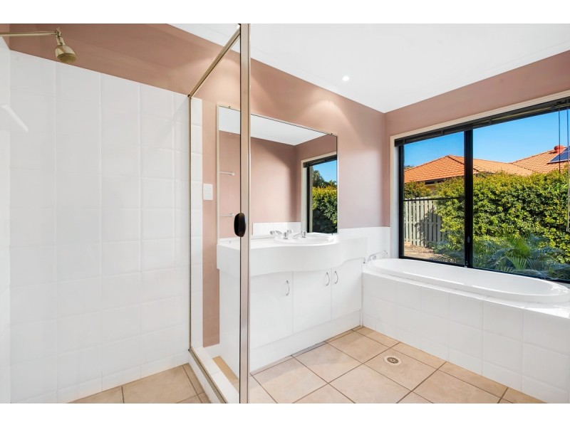2 Fantail Place, Twin Waters QLD 4564