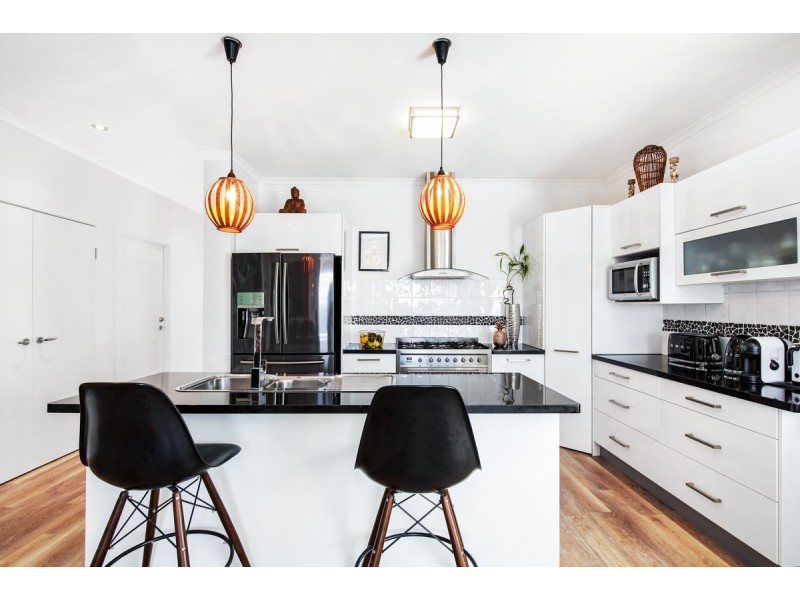 10 Estuary Court, Twin Waters QLD 4564