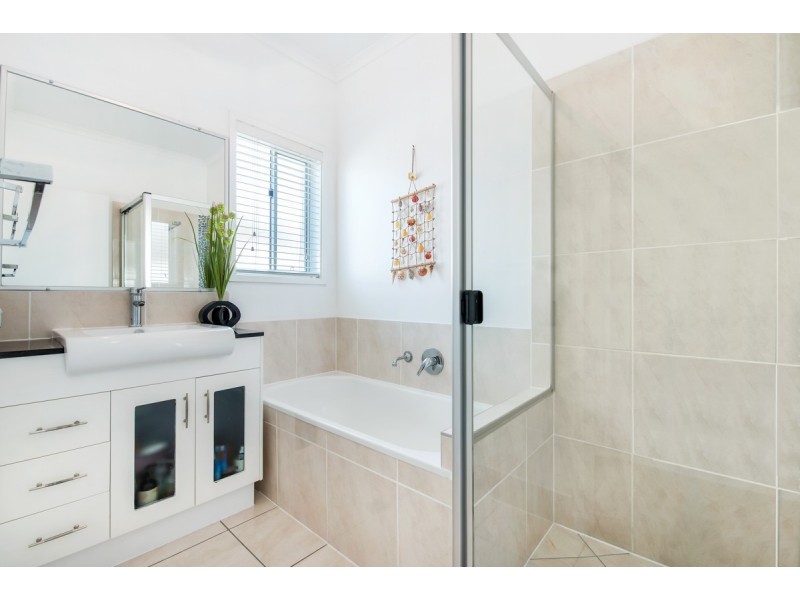 10 Estuary Court, Twin Waters QLD 4564