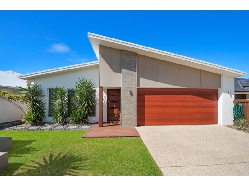10 Estuary Court, Twin Waters QLD 4564