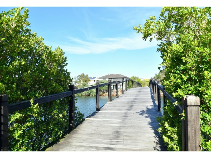 10 Estuary Court, Twin Waters QLD 4564