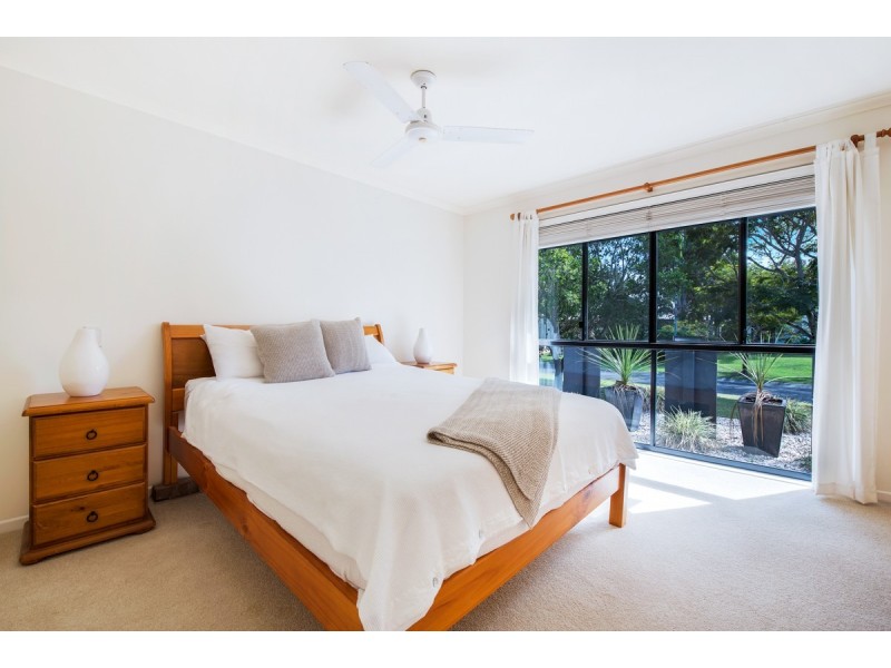 4 Carnoustie Court, Twin Waters QLD 4564