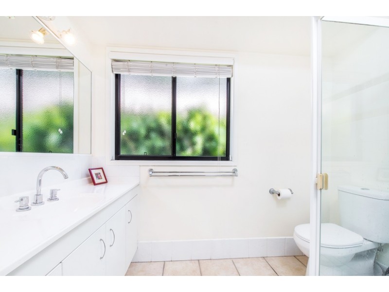 4 Carnoustie Court, Twin Waters QLD 4564