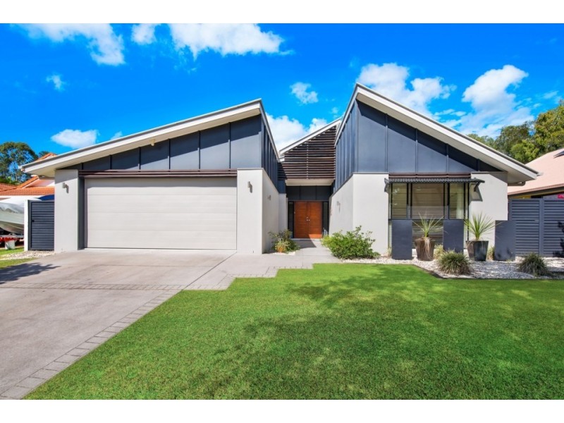 4 Carnoustie Court, Twin Waters QLD 4564