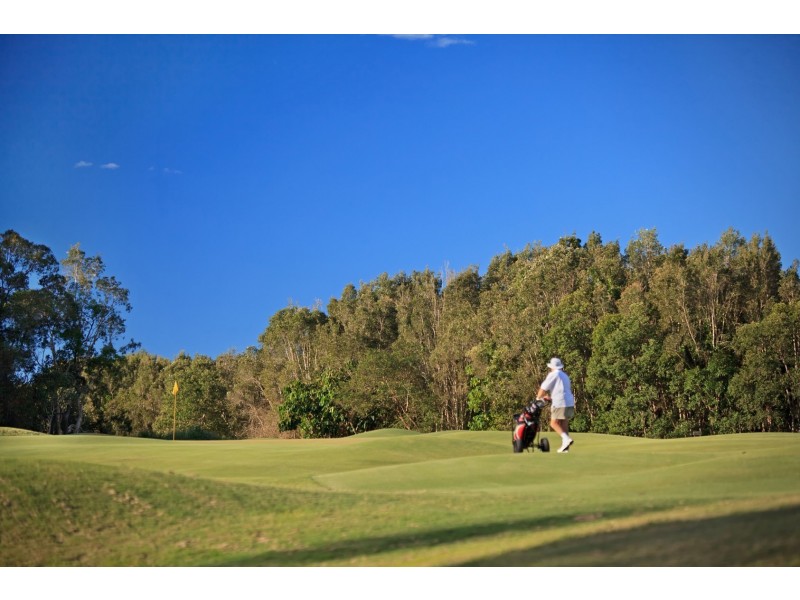 4 Carnoustie Court, Twin Waters QLD 4564