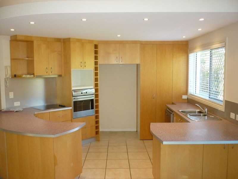 1 Staysail Place, Twin Waters QLD 4564