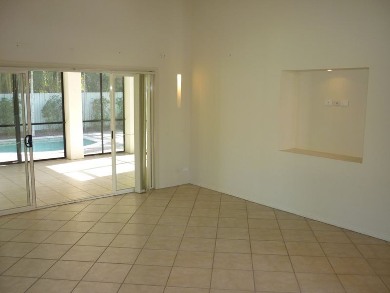 1 Staysail Place, Twin Waters QLD 4564