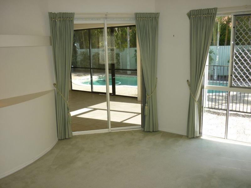 1 Staysail Place, Twin Waters QLD 4564