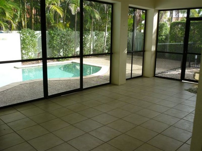 1 Staysail Place, Twin Waters QLD 4564