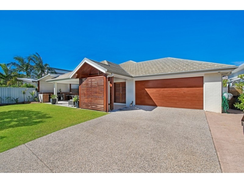 29 North Beach Place, Mudjimba QLD 4564