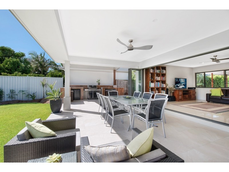 29 North Beach Place, Mudjimba QLD 4564