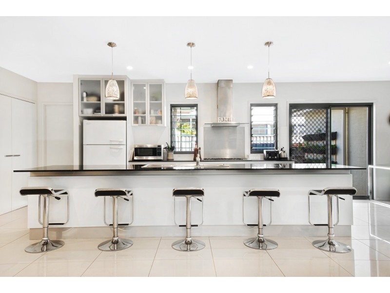 29 North Beach Place, Mudjimba QLD 4564