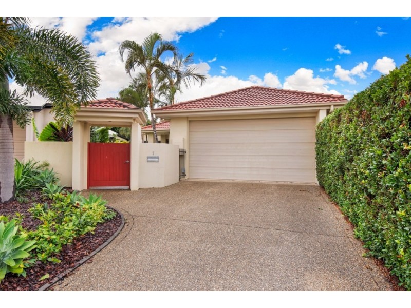 7 Oyster Court, Twin Waters QLD 4564