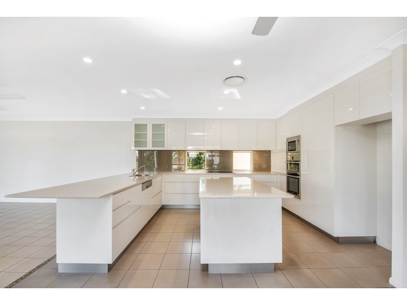 14 Karinya Place, Twin Waters QLD 4564