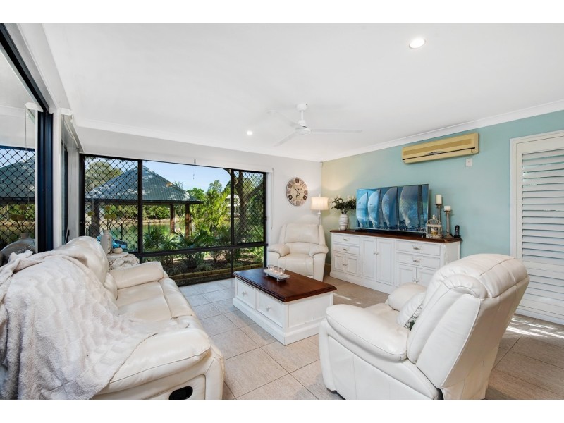 16 Karinya Place, Twin Waters QLD 4564