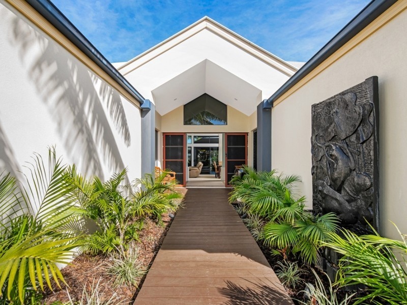 16 Karinya Place, Twin Waters QLD 4564