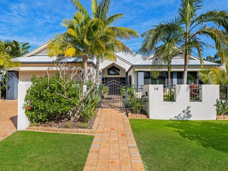 16 Karinya Place, Twin Waters QLD 4564