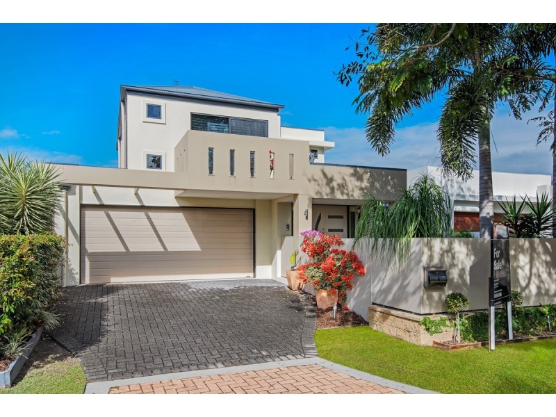 4 Undanbi Lane, Twin Waters QLD 4564