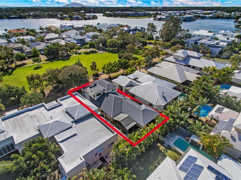 4 Undanbi Lane, Twin Waters QLD 4564