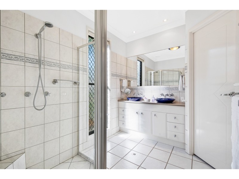 4 Parsons Bank Drive, Twin Waters QLD 4564