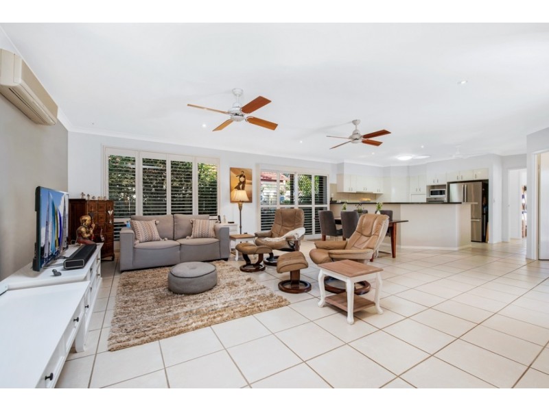 4 Parsons Bank Drive, Twin Waters QLD 4564