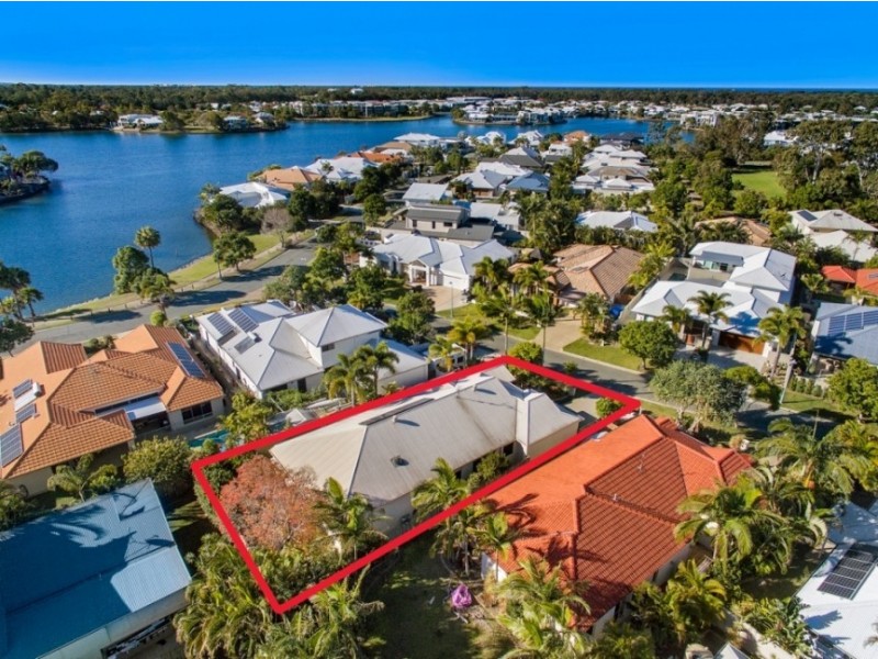 4 Parsons Bank Drive, Twin Waters QLD 4564