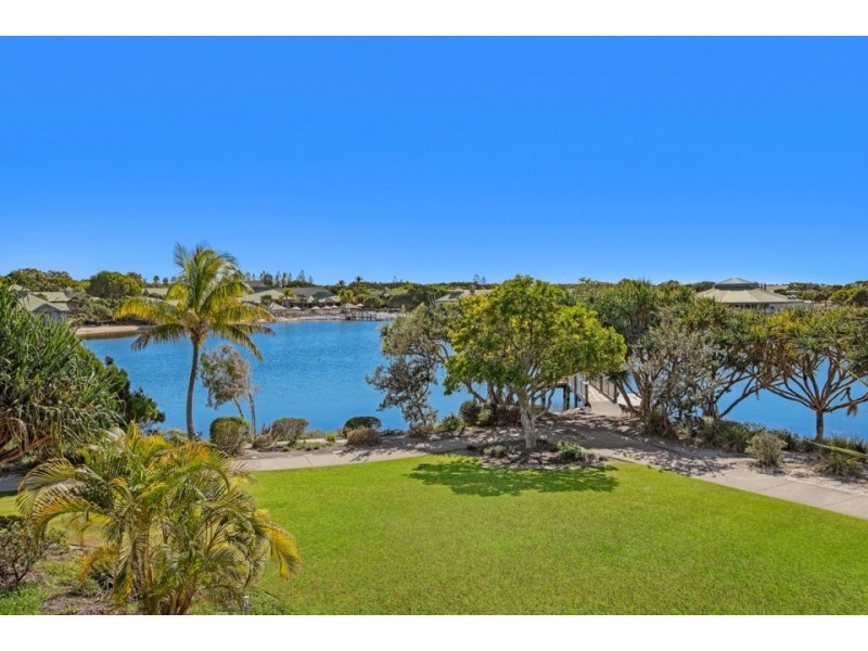 74/80 North Shore Road, Twin Waters QLD 4564