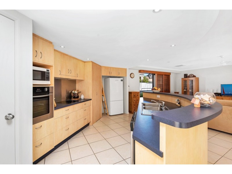 5 Mizzen Place, Twin Waters QLD 4564