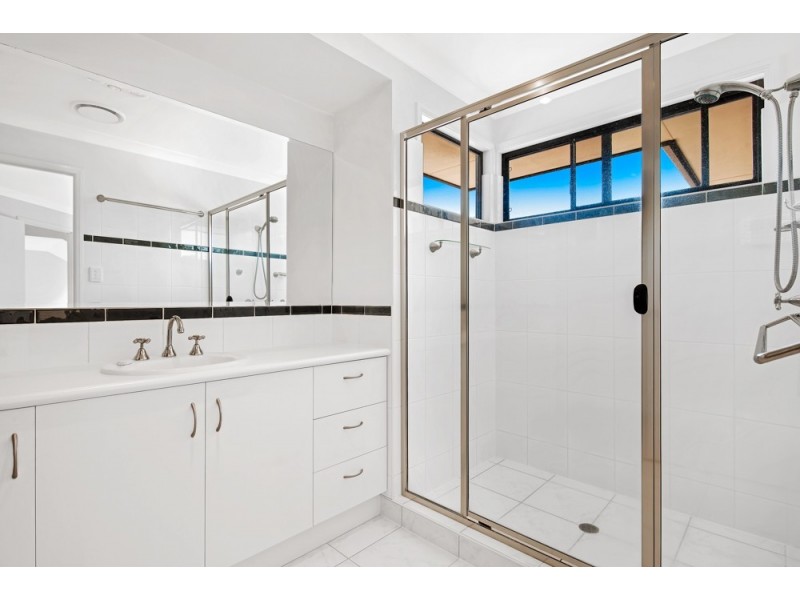 5 Mizzen Place, Twin Waters QLD 4564